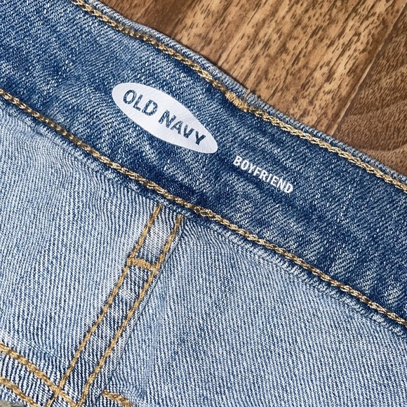 Old Navy boyfriend shorts - Picture 2 of 4